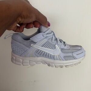 Nike Kids Light Purple/White Athletic Sneakers with Hook-and-Loop Strap